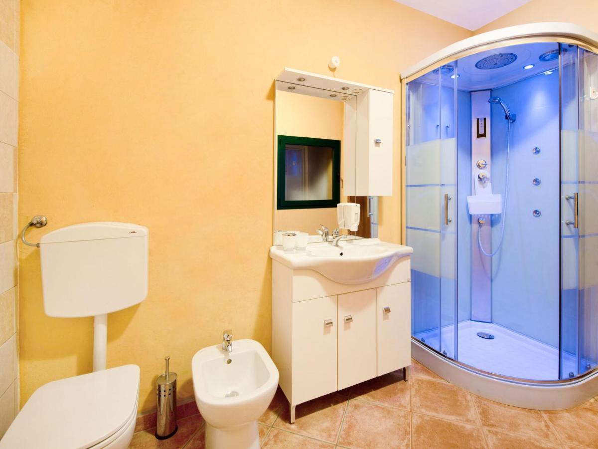 Cozy Chalet At Marone Lake Lombardy With Pool Екстер'єр фото