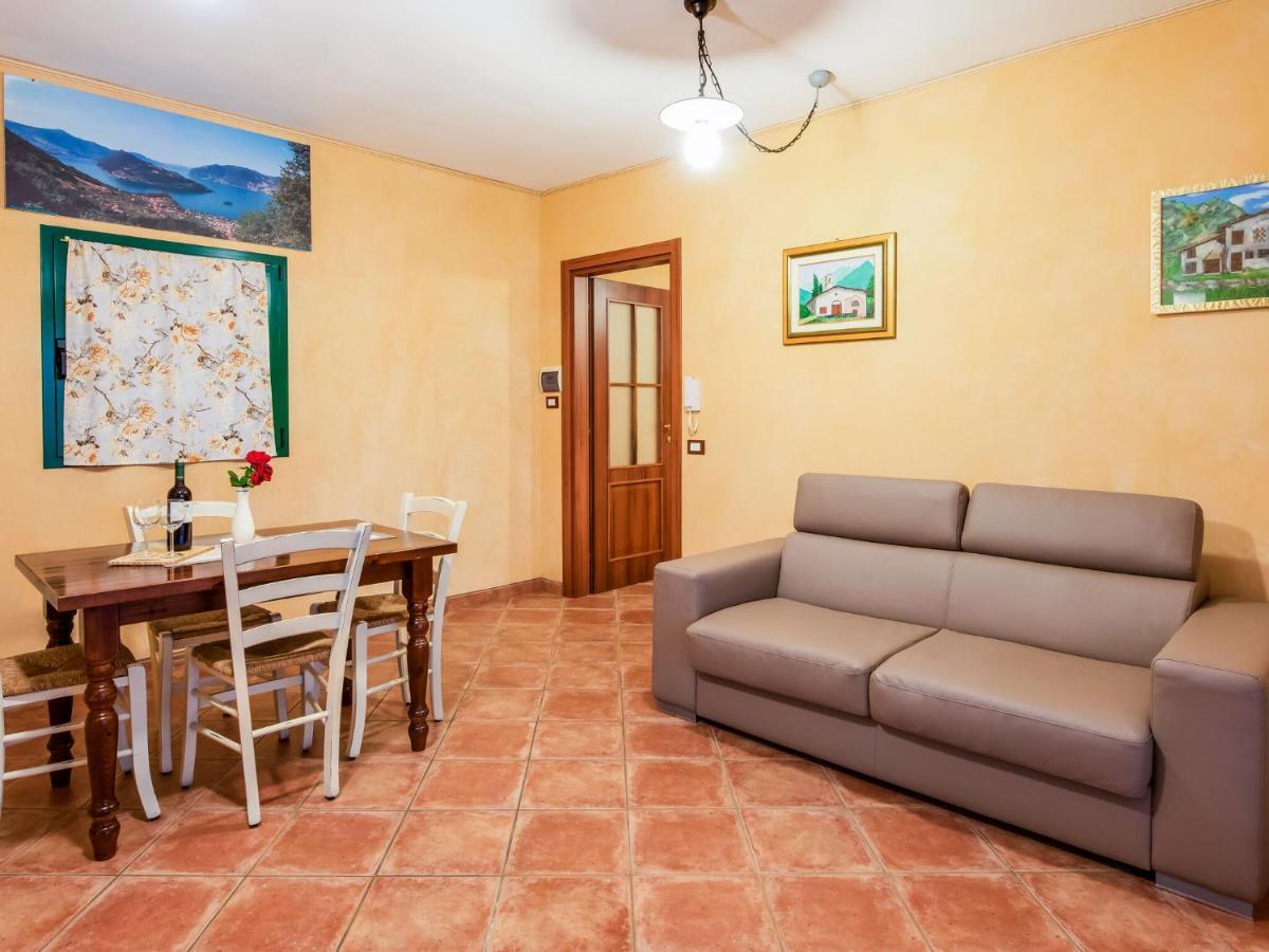 Cozy Chalet At Marone Lake Lombardy With Pool Екстер'єр фото