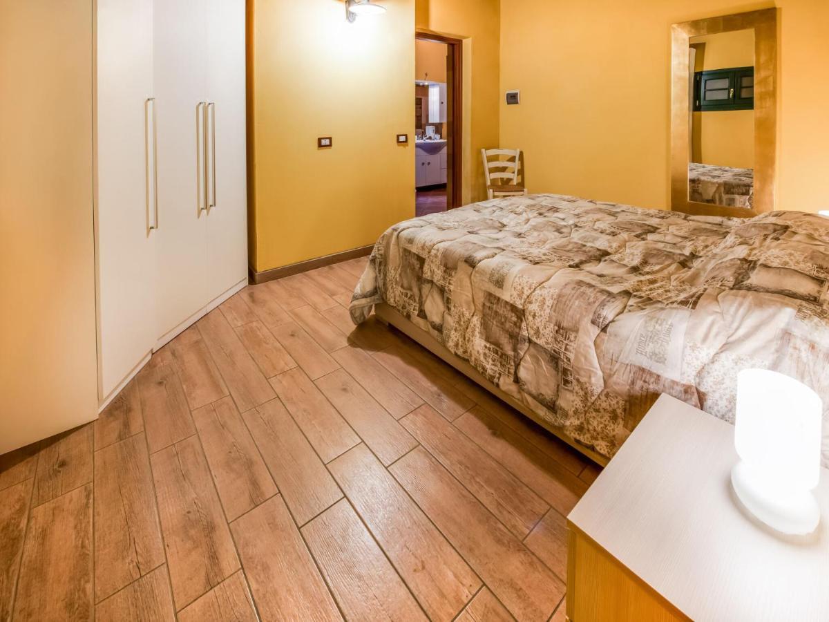 Cozy Chalet At Marone Lake Lombardy With Pool Екстер'єр фото