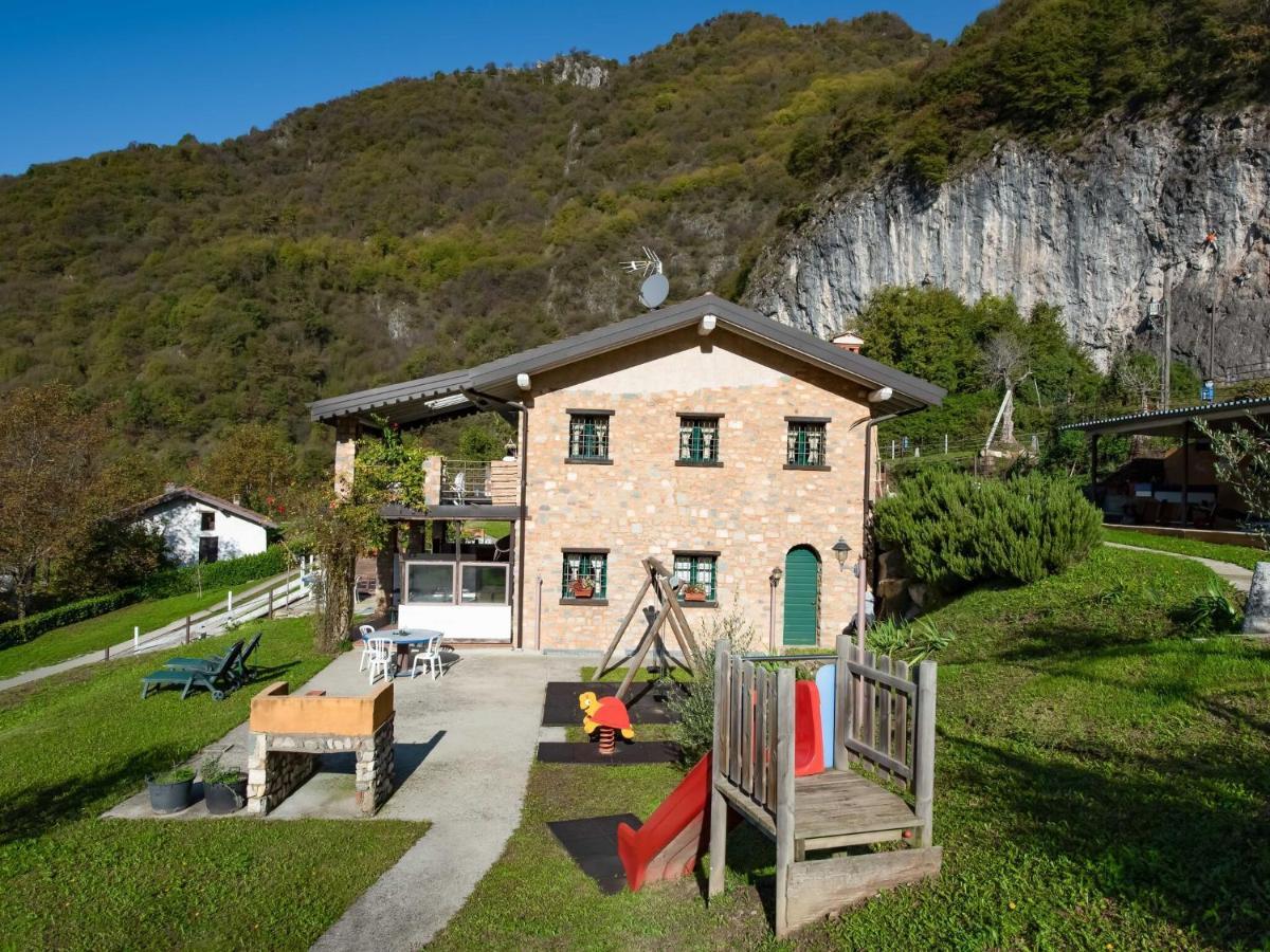 Cozy Chalet At Marone Lake Lombardy With Pool Екстер'єр фото